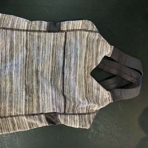 grey lulu lemon workout top